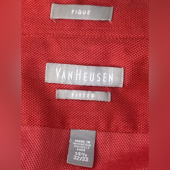 Van Heusen Fitted Easy-Care Pique Spread-Collar Dress Shirt - Picture 5 of 9